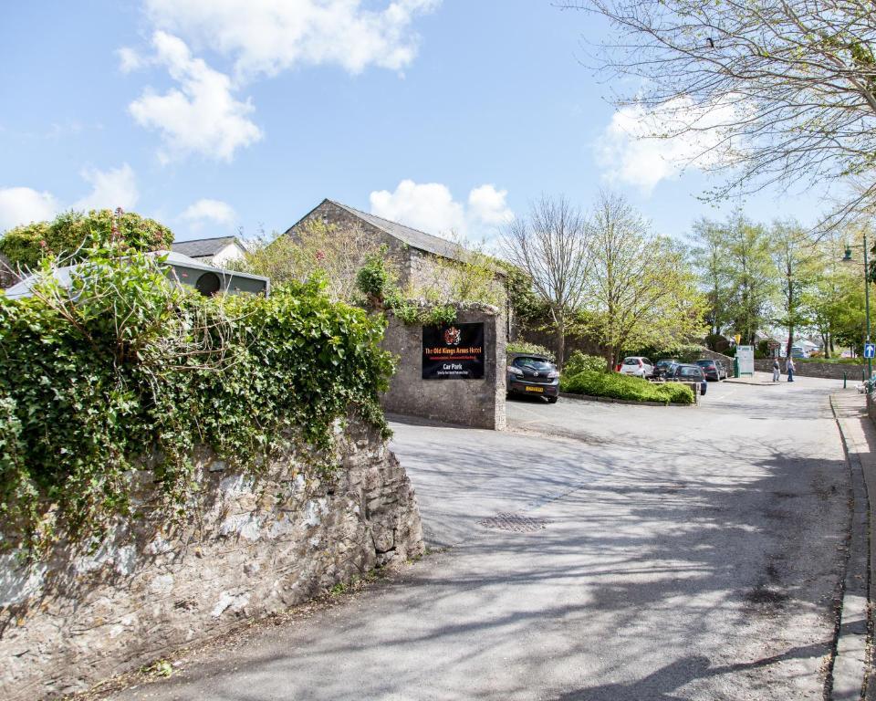 Old Kings Arms Hotel Pembroke Esterno foto