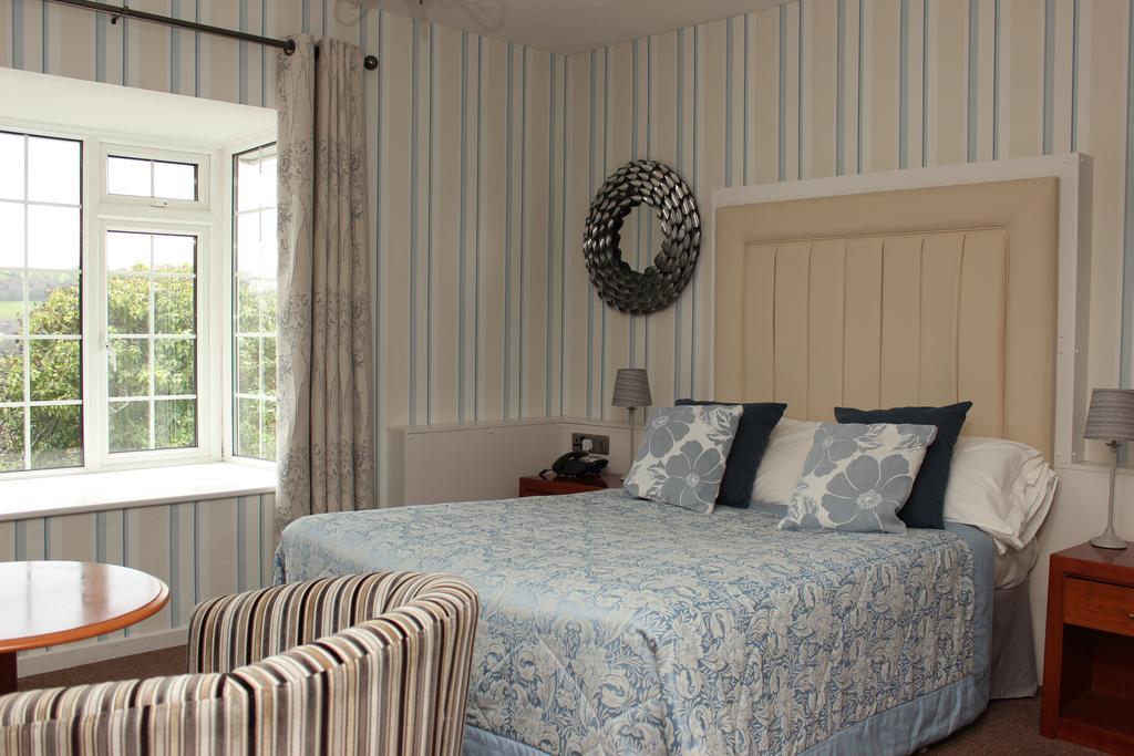Old Kings Arms Hotel Pembroke Esterno foto