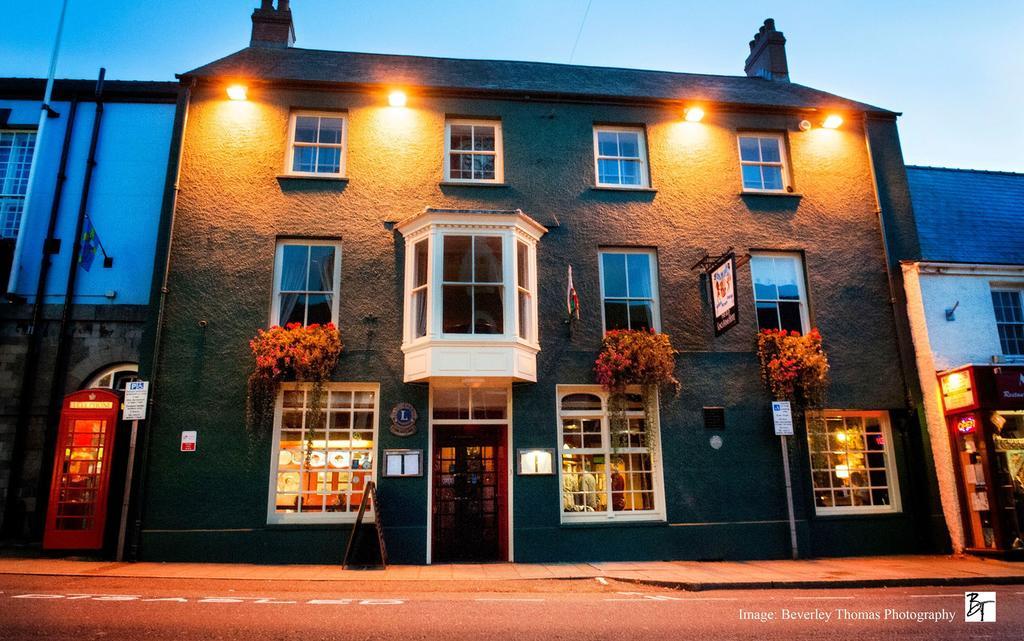 Old Kings Arms Hotel Pembroke Esterno foto