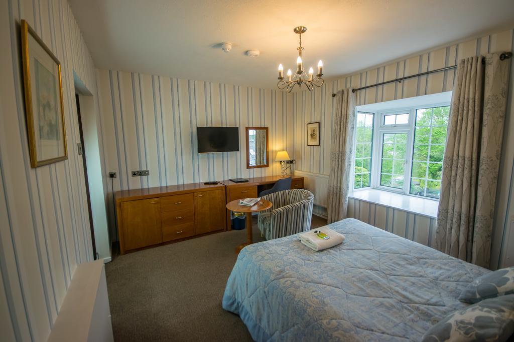 Old Kings Arms Hotel Pembroke Esterno foto