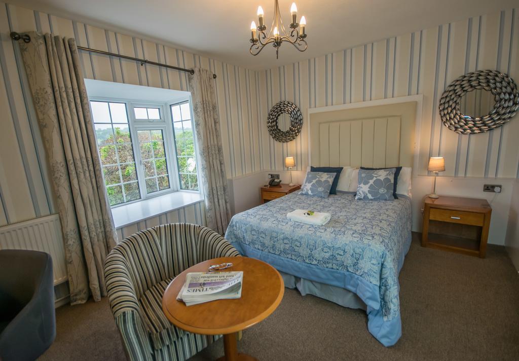 Old Kings Arms Hotel Pembroke Esterno foto